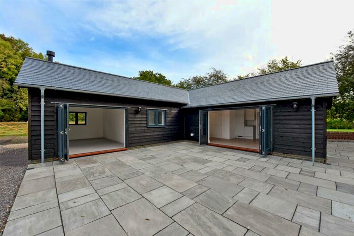3 Bedroom Bungalow To Rent In Sprigs Holly, Chinnor, Oxfordshire, OX39