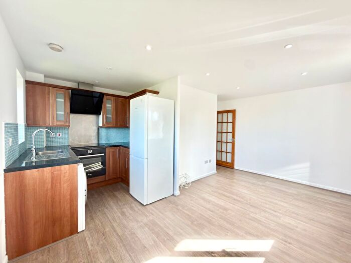 1 Bedroom Flat To Rent In Blackdown Close, East Finchley, N2