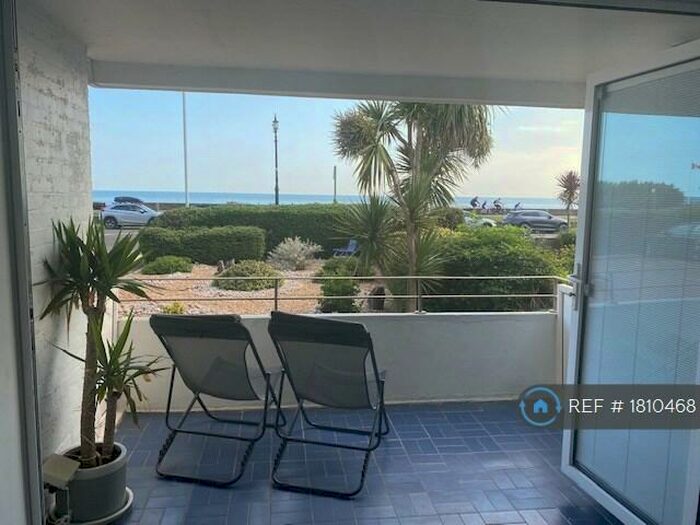 2 Bedroom Flat To Rent In Marine Point, Worthing, BN11