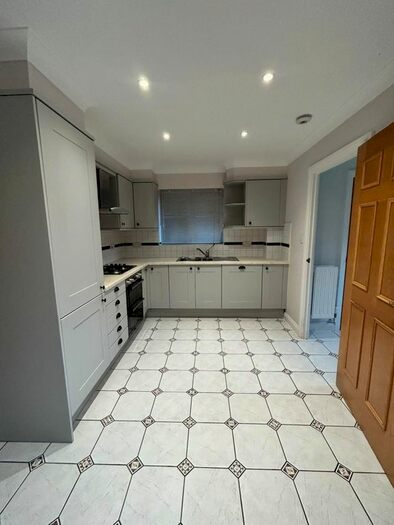 4 Bedroom Detached House To Rent In Monro Place, Epsom, KT19