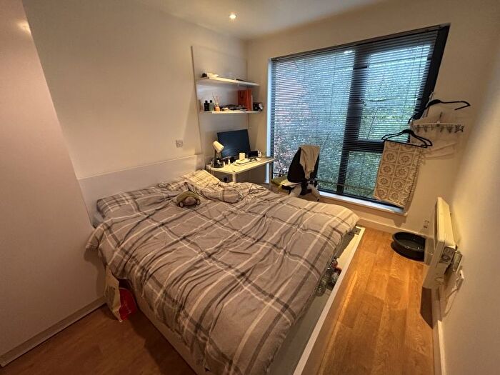 1 Bedroom Flat To Rent In The Pavillion, St Michaels Lane, Headingley, Leeds, LS6