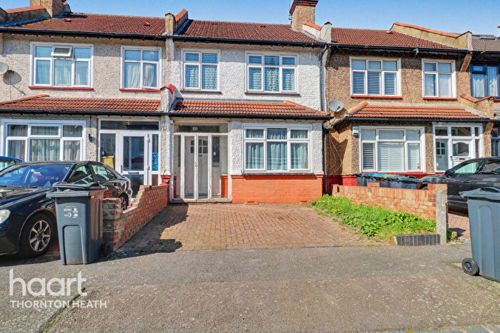 3 Bedroom Terraced House For Sale In Linden Avenue, Thornton Heath, CR7