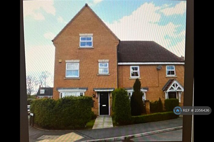 4 Bedroom Semi-Detached House To Rent In Crackthorne Drive, Rugby, CV23