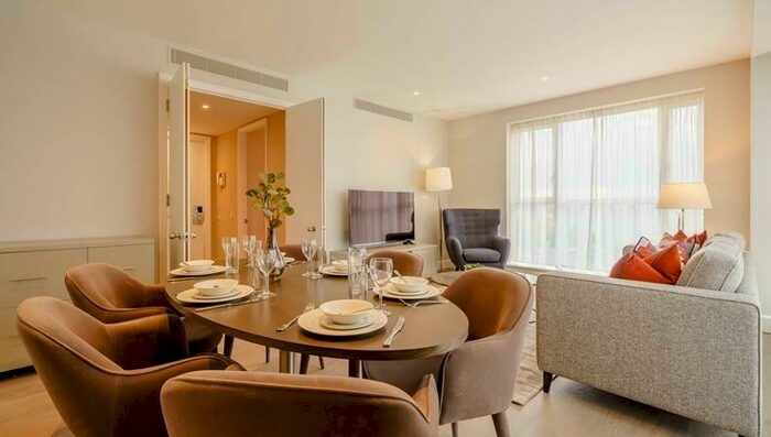 2 Bedroom Flat To Rent In Circus Apartments, Westferry Circus, London, E14