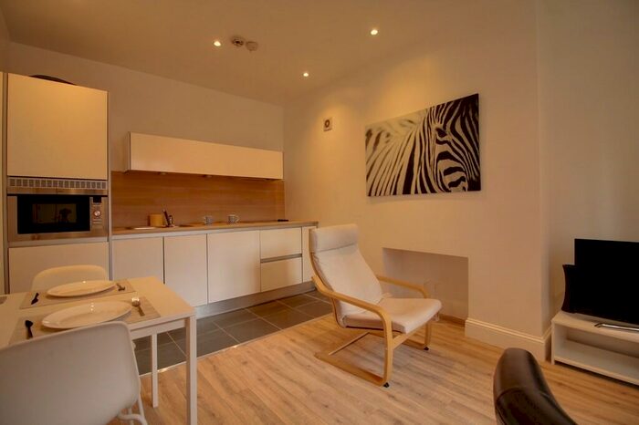 1 Bedroom Apartment To Rent In Garden Court, Ladywood Middleway, Birmingham, B16