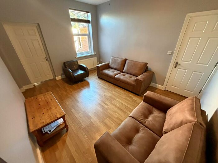 5 Bedroom Maisonette To Rent In Helmsley Road, Sandyford, Newcastle Upon Tyne, NE2
