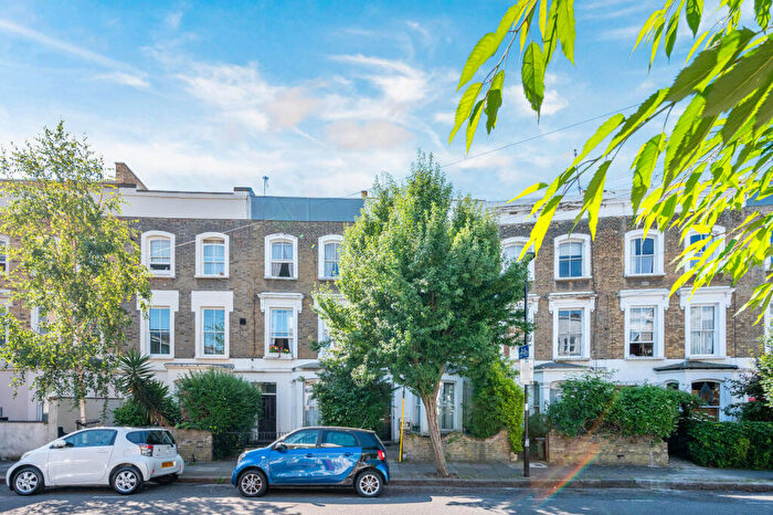 1 Bedroom Flat To Rent In Caedmon Road, Holloway, London, N7