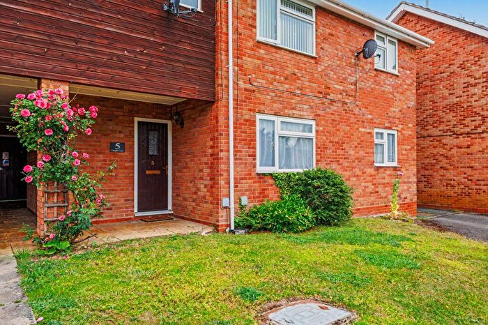 2 Bedroom Flat For Sale In Watery Lane, Compton Court Watery Lane, CV36