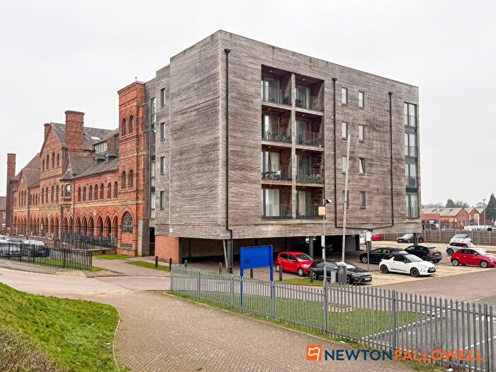 2 Bedroom Flat For Sale In The Roundhead Building, Warwick Brewery, Newark, NG24