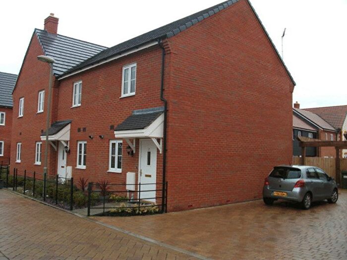 2 Bedroom Terraced House To Rent In The Avenue, Didcot, OX11