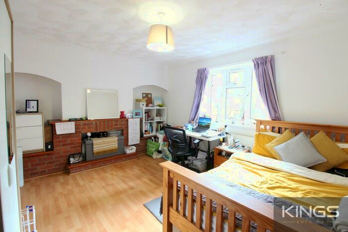 6 Bedroom Semi-Detached House To Rent In Mayfield Road, SO17