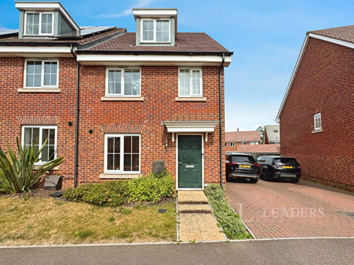 3 Bedroom Semi-Detached House To Rent In Randall Road, Norwich, NR7