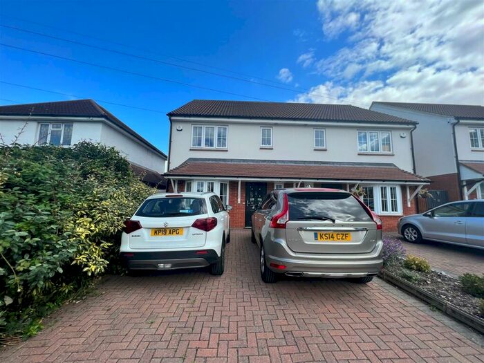 3 Bedroom Semi-Detached House To Rent In Holyrood Drive, Westcliff-On-Sea, SS0