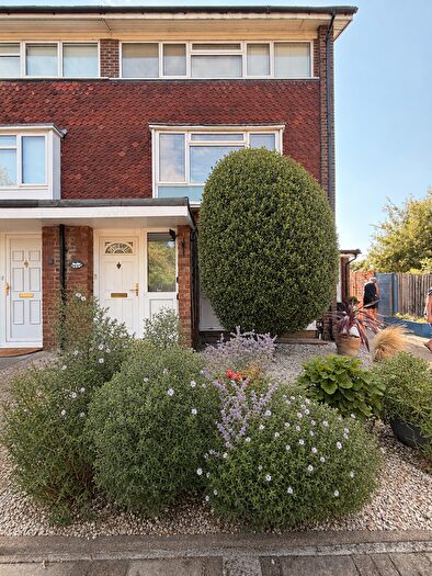 2 Bedroom Maisonette To Rent In Beckett Walk, Beckenham, BR3