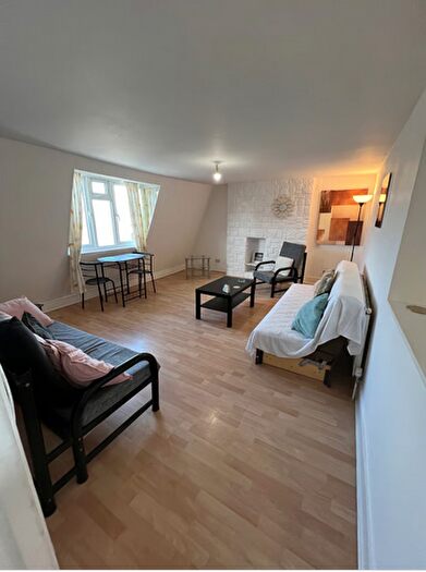 2 Bedroom Flat To Rent In Colney Hatch Lane, Muswell Hill, London, N10