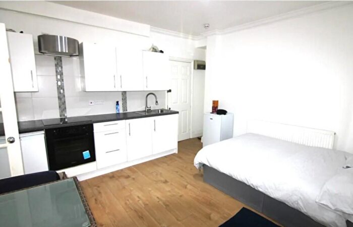 Studio To Rent In Eversholt Street, London, NW1