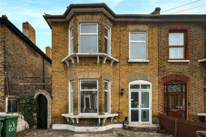 4 Bedroom Semi-Detached House To Rent In Cecil Road, Plaistow, London, E13