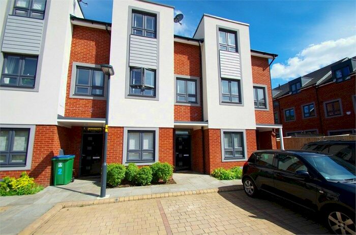 3 Bedroom Town House To Rent In Neilson Close, Watford, WD18
