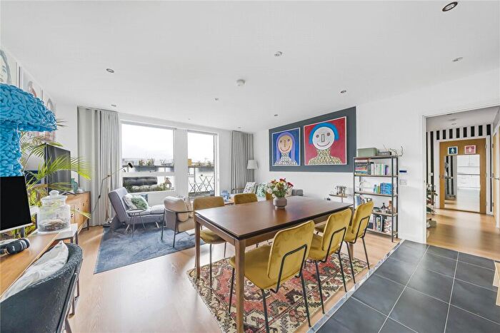 2 Bedroom Apartment For Sale In Matcham Court, Quadrangle, N8