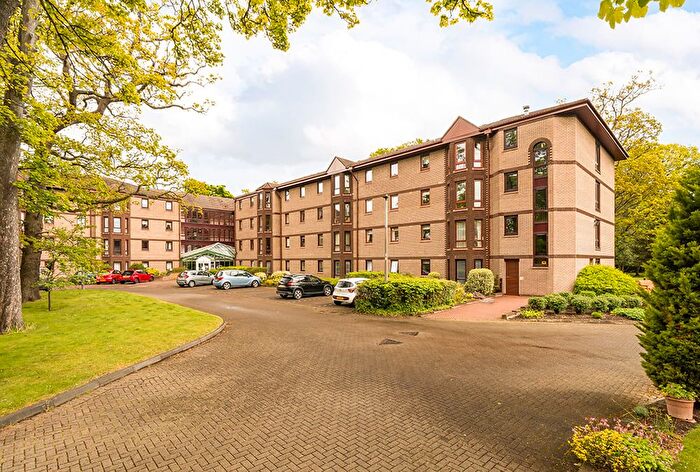 2 Bedroom Flat For Sale In Barnton Park View, Edinburgh, EH4