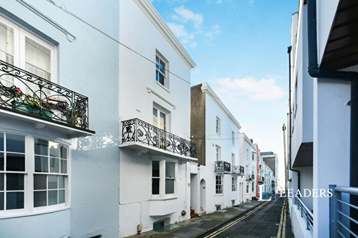 2 Bedroom Flat To Rent In Crescent Place, Brighton, East Sussex, BN2