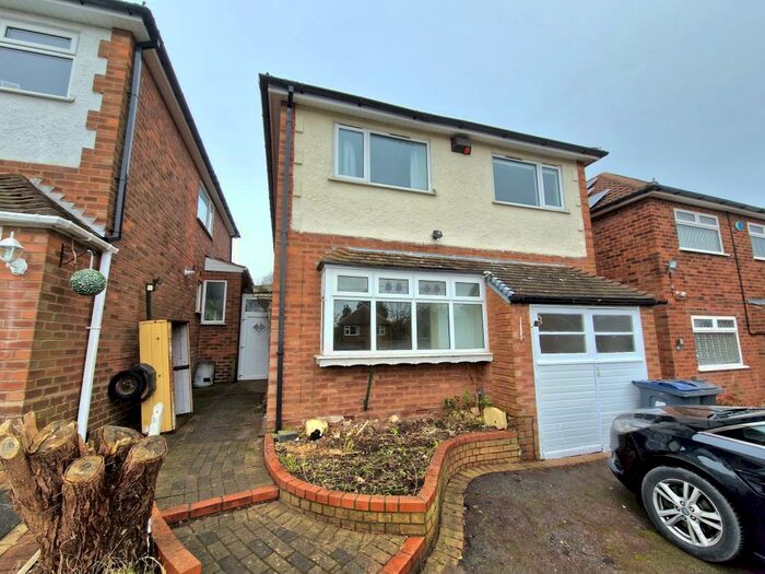3 Bedroom Detached House To Rent In Wychall Park Grove, B38