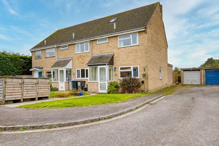 3 Bedroom Semi-Detached House For Sale In Knott Oaks, Combe, OX29