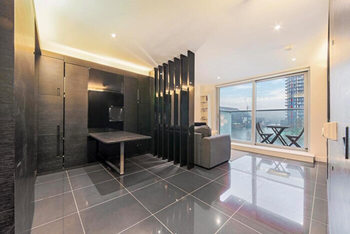 Apartment To Rent In Pan Peninsula, London, E14
