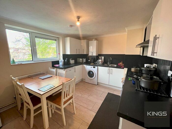 4 Bedroom Flat To Rent In St. James's Road, Southsea, PO5