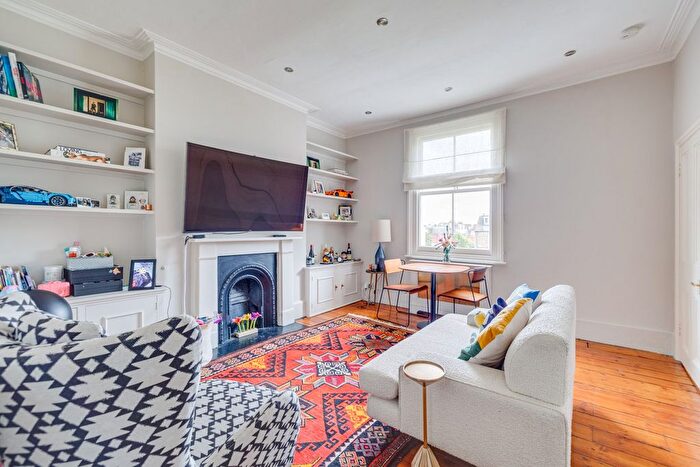 1 Bedroom Terraced House To Rent In Dorncliffe Road, Fulham, SW6