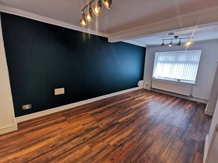 3 Bedroom End Terrace House To Rent In Clyndu Street, Morriston, SA6