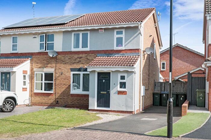 3 Bedroom Semi Detached House For Sale In Wedgewood Close, Coventry, CV2
