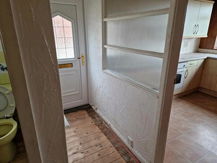 2 Bedroom Bungalow For Sale In Craven Drive, Cleckheaton, BD19