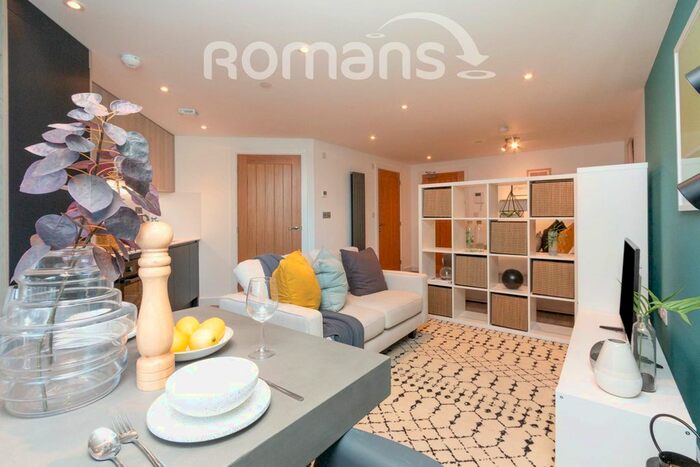 2 Bedroom Flat To Rent In Green Lane, Bagshot GU19