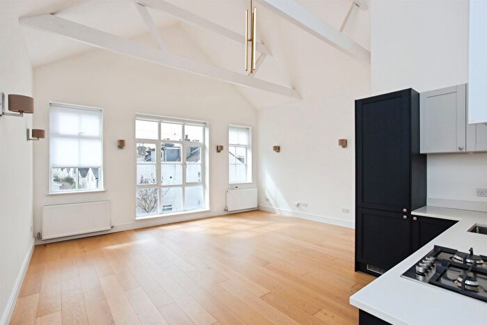 2 Bedroom Flat For Sale In Commercial Road, Tunbridge Wells, TN1