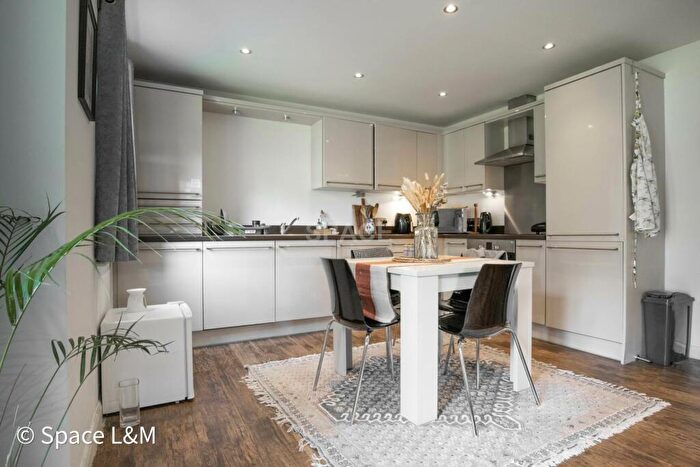 2 Bedroom Apartment To Rent In Crescent Road, Reading, RG1