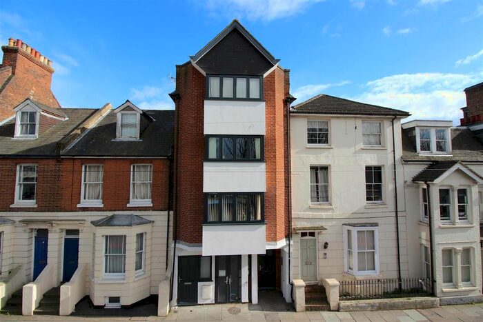 2 Bedroom Flat To Rent In Station Road West, Canterbury, Kent, CT2