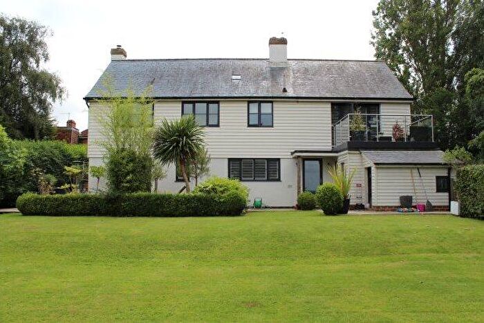 5 Bedroom Property To Rent In Ewhurst Green, Robertsbridge, TN32