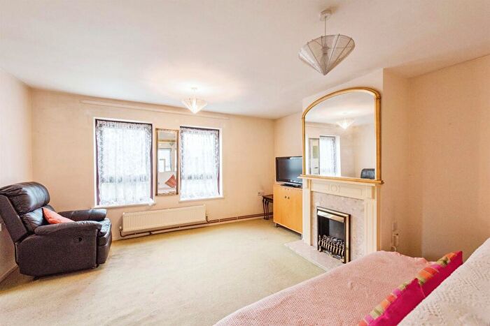 2 Bedroom Flat For Sale In Nowton Road, Bury St. Edmunds, IP33