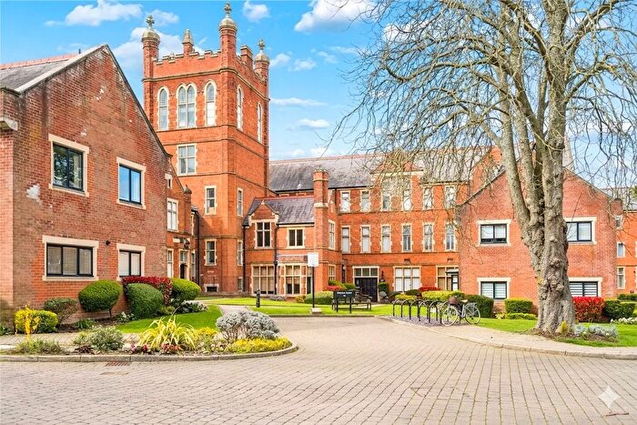 3 Bedroom Flat For Sale In Windsor Hous, King Edward Place, Bushey, Hertfordshire, WD23
