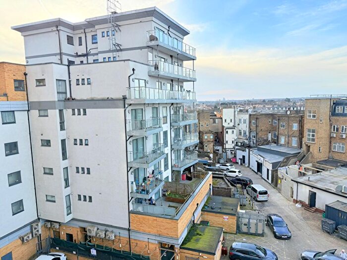 1 Bedroom Flat To Rent In Eastern Avenue, Ilford, IG2