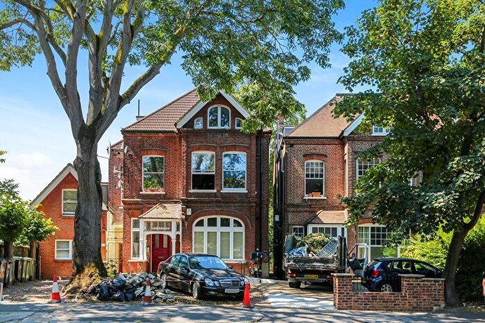 2 Bedroom Flat To Rent In Denmark Hill, London, SE5