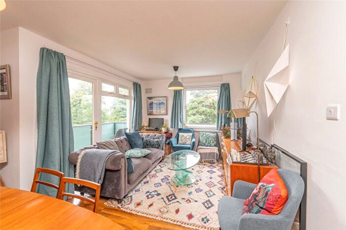 2 Bedroom Flat For Sale In Pentland Drive, Edinburgh, EH10