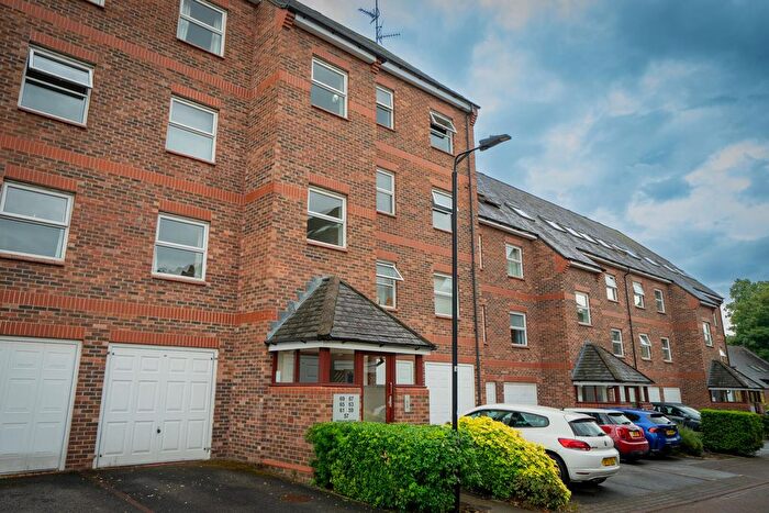 2 Bedroom Flat For Sale In Whitecross Gardens, York, YO31