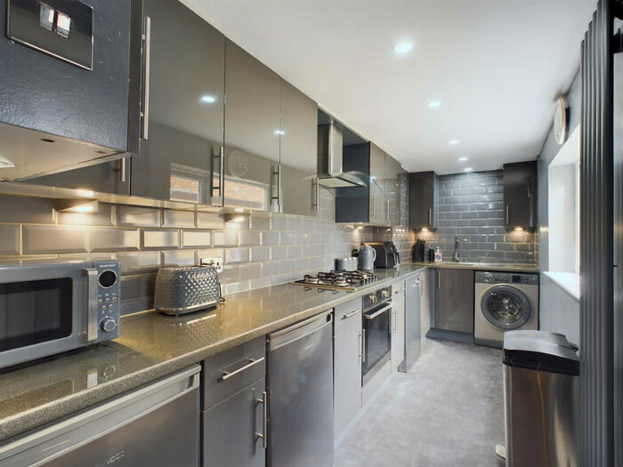 3 Bedroom Terraced House For Sale In West View, Patrington Haven, Hull, HU12