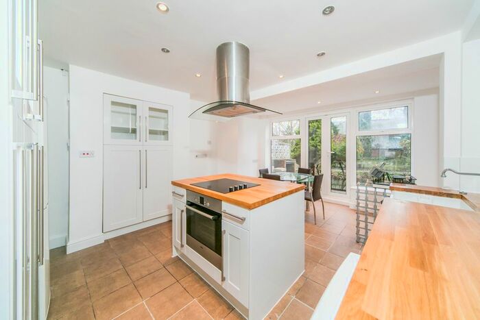 2 Bedroom Terraced House To Rent In Elgar Road, Reading, RG2