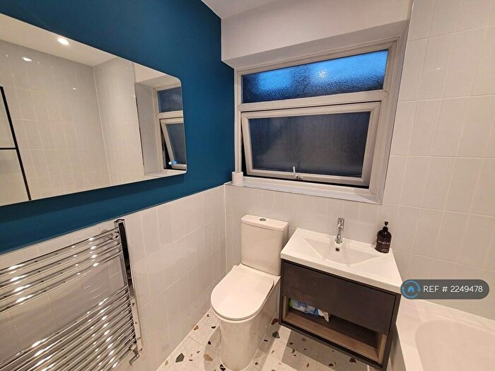 2 Bedroom Flat To Rent In Cambrian Court, South Croydon, CR2