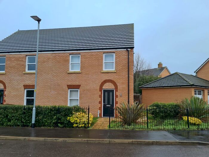 3 Bedroom Semi-Detached House To Rent In Primrose Avenue, Downham Market, PE38