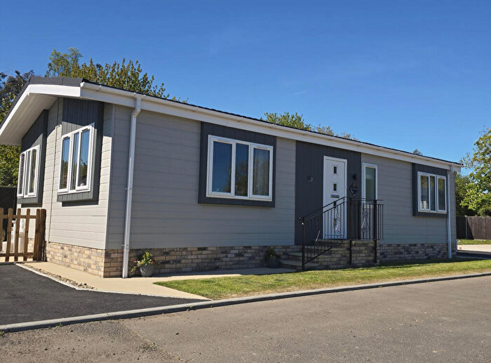 2 Bedroom Park Home For Sale In Belton, Norfolk, NR31