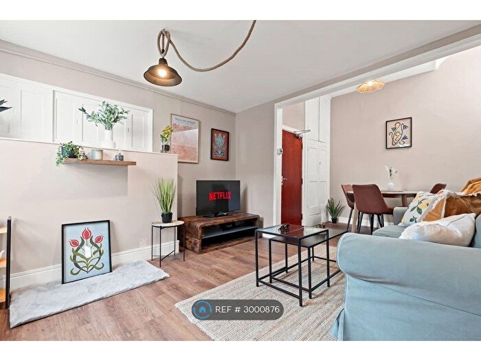 2 Bedroom Flat To Rent In High St, Oxford, OX1